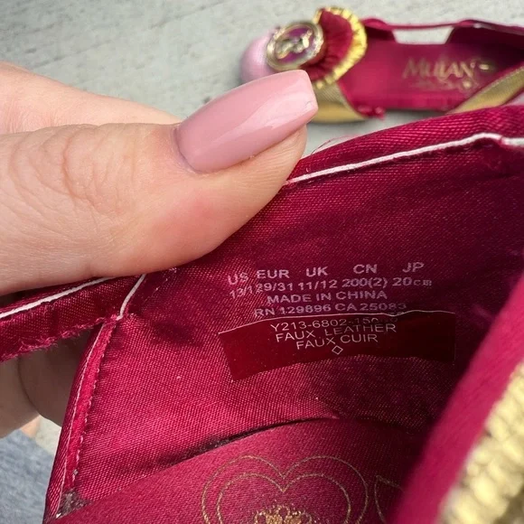 Disney Mulan Red and Pink Heels with Ornate Design - Picture 5 of 8